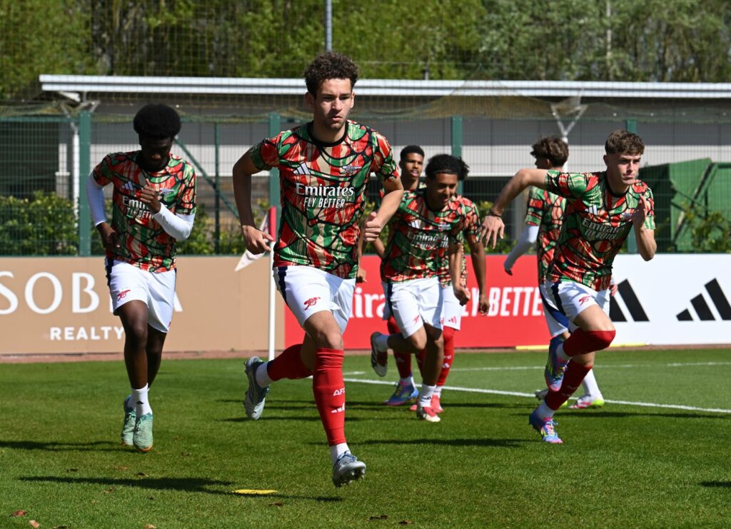 Arsenal u18s still in title race after 4-4 derby draw 2 Brayden Clarke warms up with the Arsenal u18s (Photo via Arsenal Academy on Twitter)