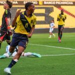 Holger Quintero playing for the Ecuador youth teams (Photo via idv.formativas on Instagram)