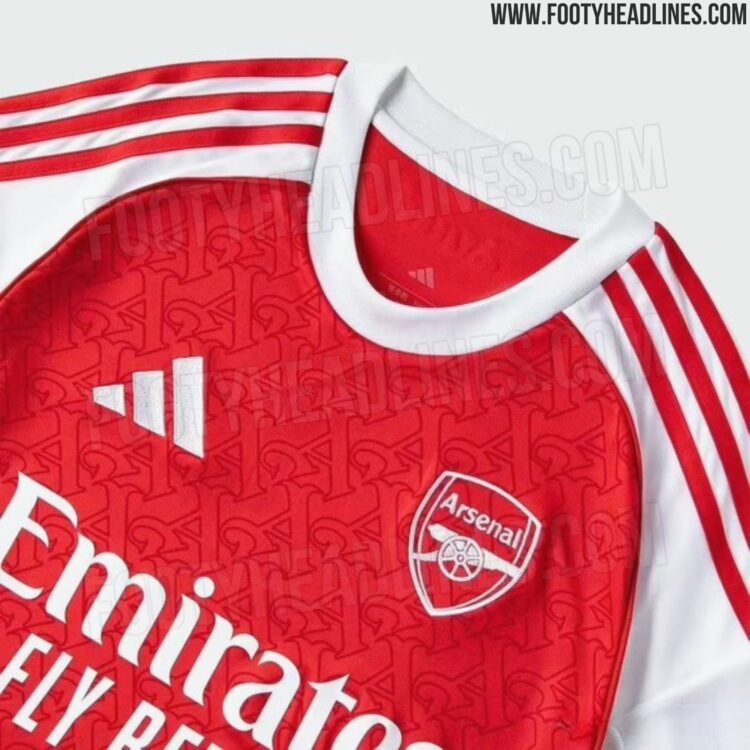 Leaked pictures of Arsenal's 2025/26 home kit (Photo via FootyHeadlines.com)