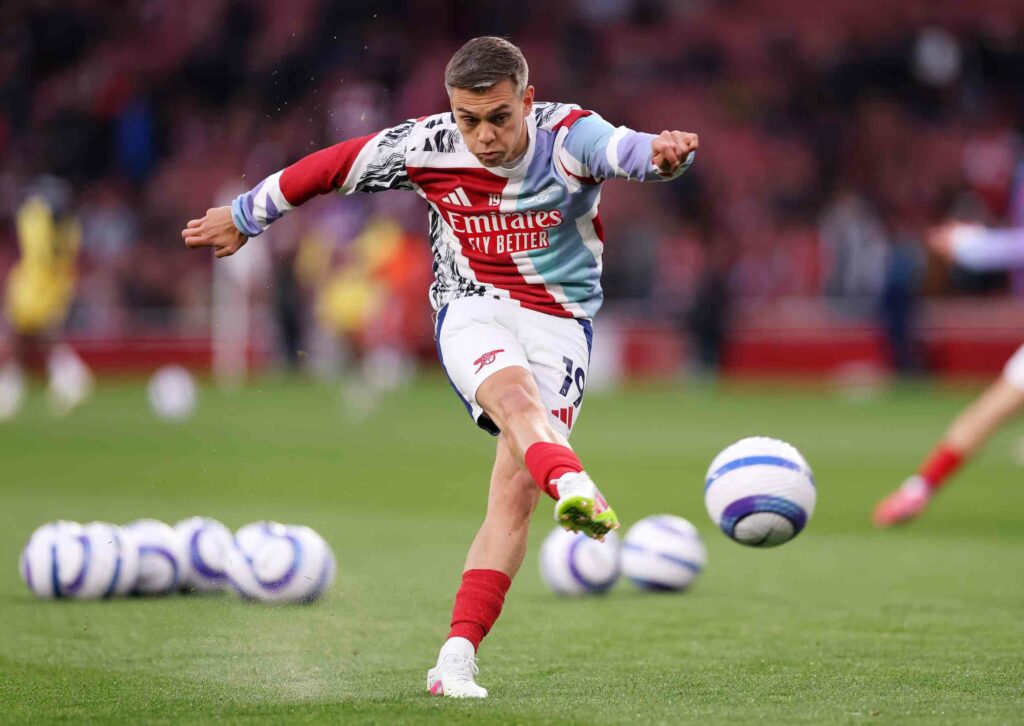 LONDON, ENGLAND - APRIL 23: Leandro Trossard of Arsenal shoots as he warms up prior to the Premier League match between Arsenal FC and Crystal Palace FC at Emirates Stadium on April 23, 2025 in London, England. (Photo by Ryan Pierse/Getty Images)