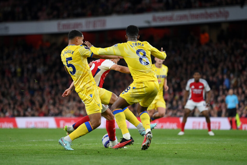 LONDON, ENGLAND - APRIL 23: Leandro Trossard of Arsenal (obscured) scores his team's second goal during the Premier League match between Arsenal FC and Crystal Palace FC at Emirates Stadium on April 23, 2025 in London, England. (Photo by Justin Setterfield/Getty Images)
