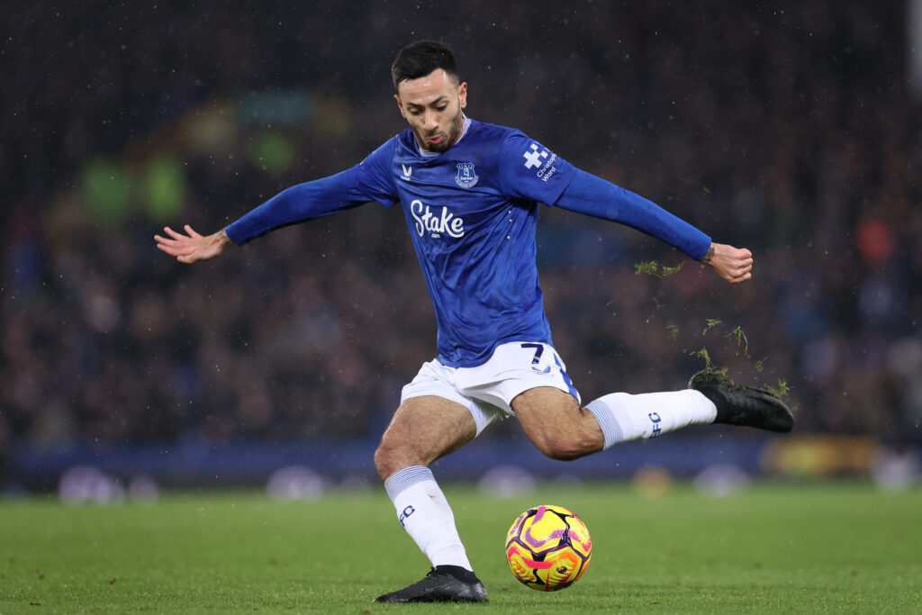 Everton could welcome 2 back from injury v Arsenal 3 LIVERPOOL, ENGLAND - DECEMBER 04: Dwight McNeil of Everton shoots during the Premier League match between Everton FC and Wolverhampton Wanderers FC at Goodison Park on December 04, 2024 in Liverpool, England. (Photo by Alex Livesey/Getty Images)