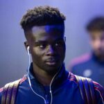 IPSWICH, ENGLAND - APRIL 20: Bukayo Saka of Arsenal arrives at the stadium prior to the Premier League match between Ipswich Town FC and Arsenal FC at Portman Road on April 20, 2025 in Ipswich, England. (Photo by Justin Setterfield/Getty Images)