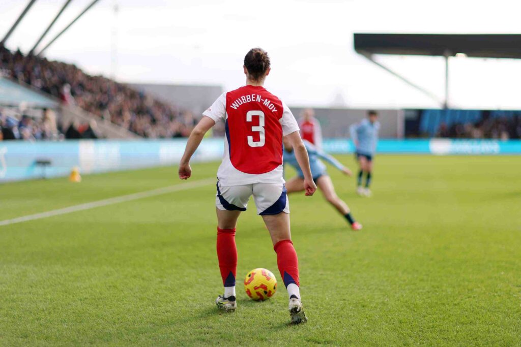 Arsenal 26yo signs new contract 5 MANCHESTER, ENGLAND - FEBRUARY 02: Lotte Wubben-Moy of Arsenal during the Barclays Women's Super League match between Manchester City and Arsenal at Joie Stadium on February 02, 2025 in Manchester, England. (Photo by Naomi Baker/Getty Images)