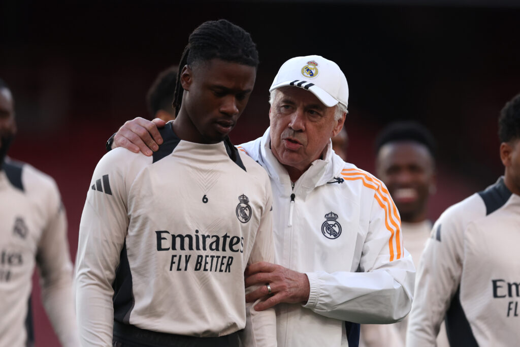 2 return: Latest Real Madrid fitness and injury updates ahead of Arsenal 2nd leg 2 LONDON, ENGLAND - APRIL 07: Carlo Ancelotti, Head Coach of Real Madrid, talks with Eduardo Camavinga of Real Madrid during a training session ahead of their UEFA Champions League 2024/25 quarter final first leg match at Emirates Stadium on April 07, 2025 in London, England. (Photo by Alex Davidson/Getty Images)