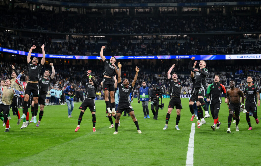 Mikel Arteta: Liverpool deserve Arsenal guard of honour 4 MADRID, SPAIN - APRIL 16: Players of Arsenal celebrate victory following the UEFA Champions League 2024/25 Quarter Final Second Leg match between Real Madrid C.F. and Arsenal FC at Estadio Santiago Bernabeu on April 16, 2025 in Madrid, Spain. (Photo by David Ramos/Getty Images)