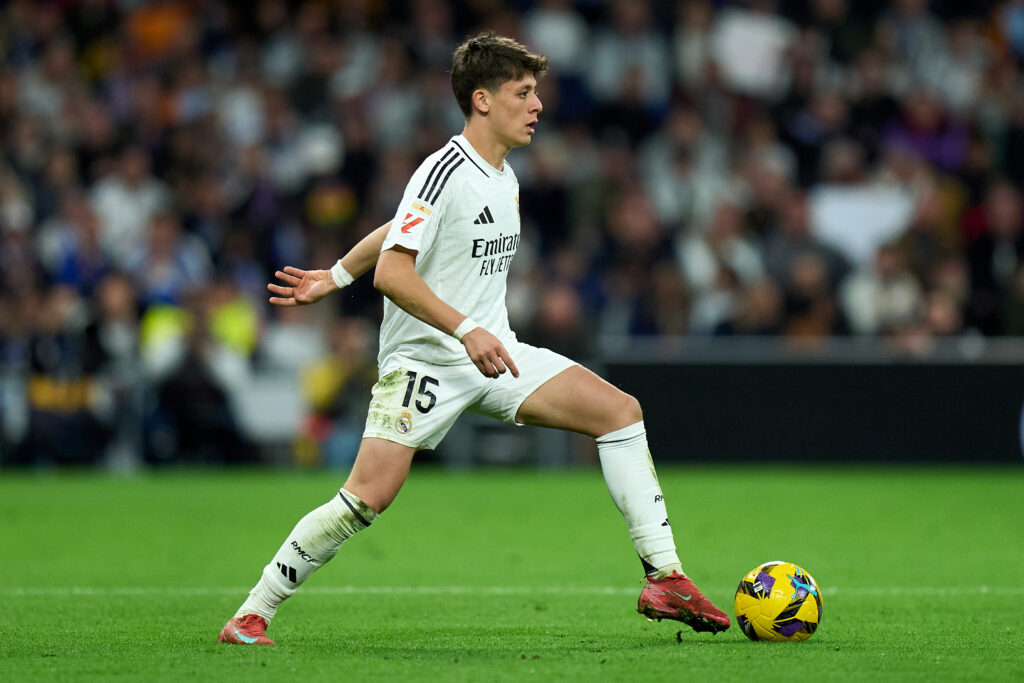 MADRID, SPAIN - MARCH 29: Arda Guler of Real Madrid controls the ball during the LaLiga match between Real Madrid CF and CD Leganes at Estadio Santiago Bernabeu on March 29, 2025 in Madrid, Spain. (Photo by Angel Martinez/Getty Images)
