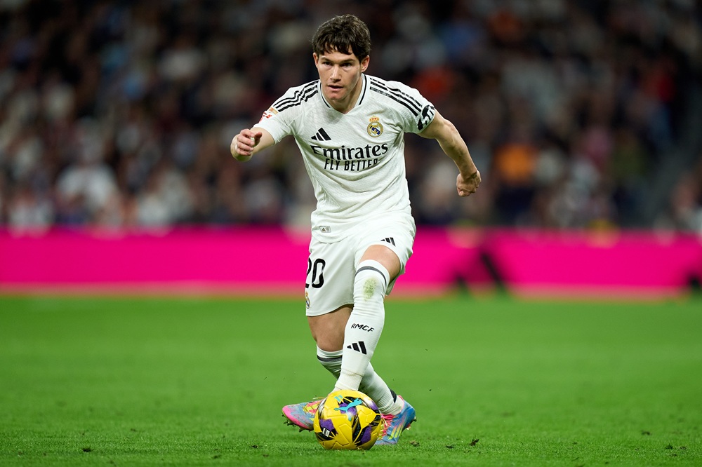 MADRID, SPAIN: Fran Garcia of Real Madrid controls the ball during the LaLiga match between Real Madrid CF and CD Leganes at Estadio Santiago Bernabeu on March 29, 2025. (Photo by Angel Martinez/Getty Images)