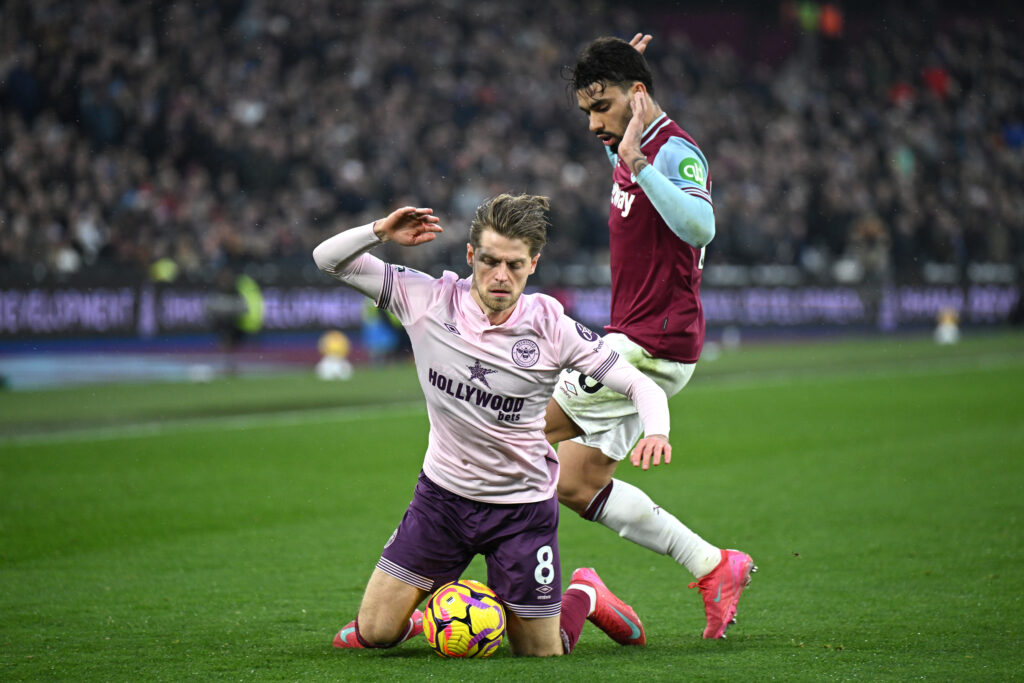 3 Brentford players injured for Arsenal trip, 2 doubts 4 LONDON, ENGLAND - FEBRUARY 15: Mathias Jensen of Brentford is tackled by Lucas Paqueta of West Ham United during the Premier League match between West Ham United FC and Brentford FC at London Stadium on February 15, 2025 in London, England. (Photo by Justin Setterfield/Getty Images)