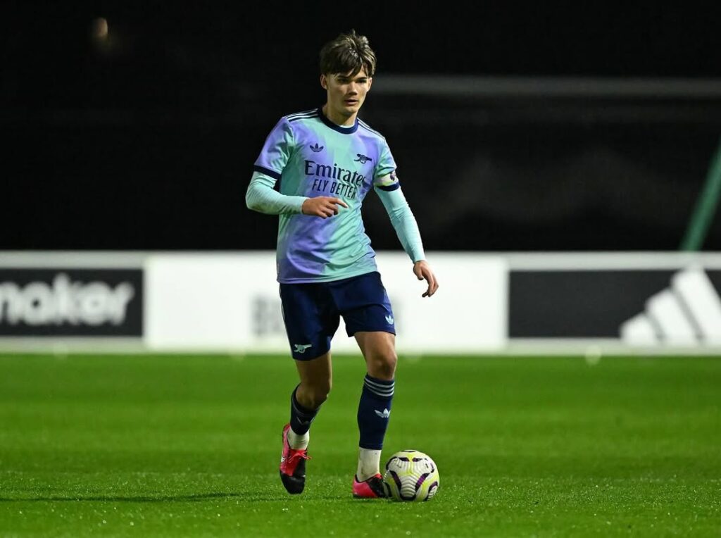 Arsenal make new contract offer to 18yo prospect 4 Will Sweet playing for the Arsenal academy (Photo via Sweet on Instagram)