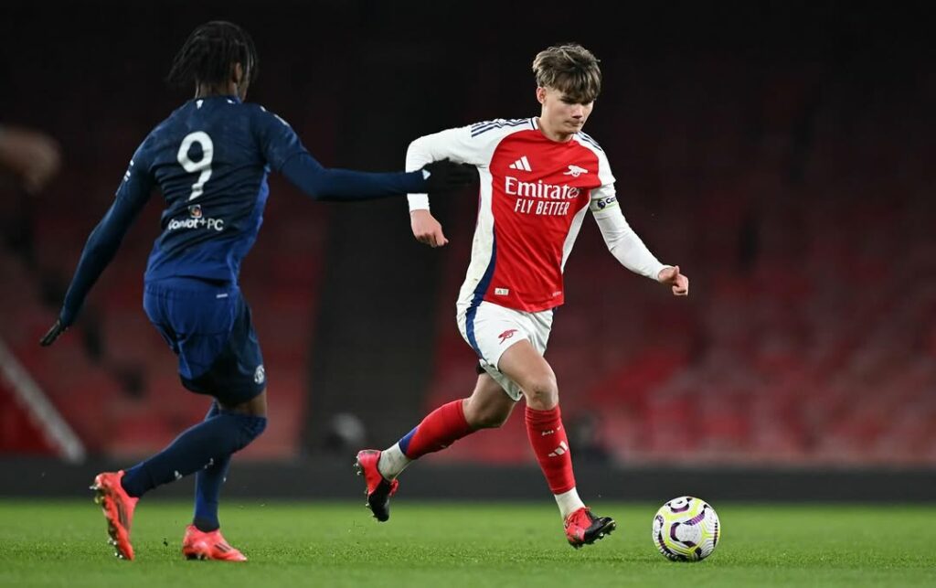 Arsenal make new contract offer to 18yo prospect 3 Will Sweet playing for the Arsenal academy (Photo via Sweet on Instagram)