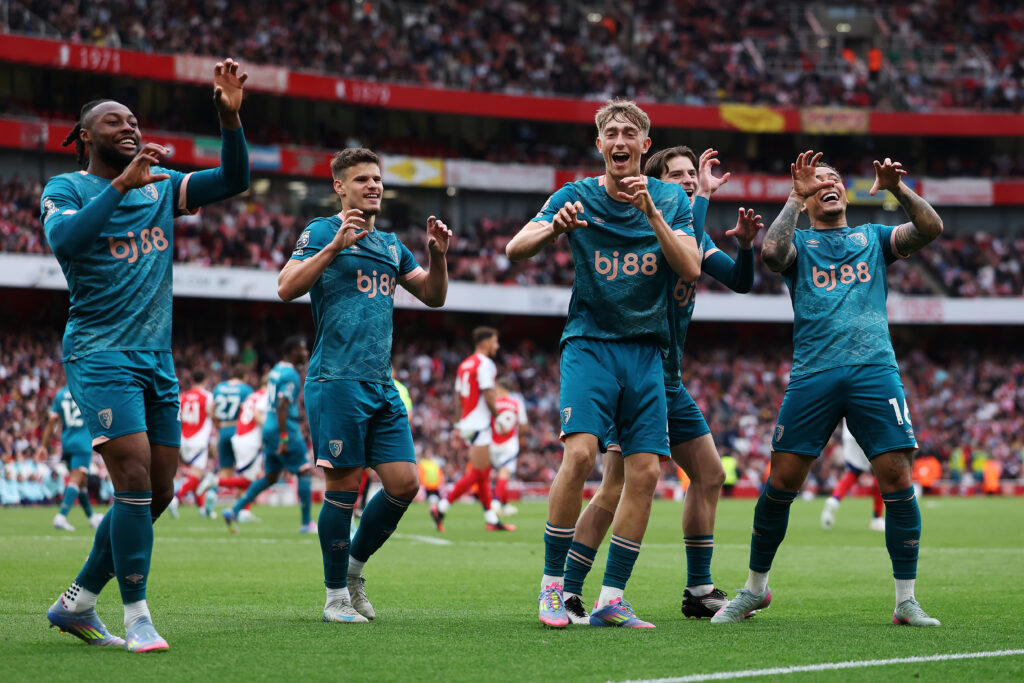 Arsenal move on from 20yo as Real Madrid deal agreed, also snubbing Liverpool 3 LONDON, ENGLAND - MAY 03: Dean Huijsen of AFC Bournemouth celebrates scoring his team's first goal with teammates during the Premier League match between Arsenal FC and AFC Bournemouth at Emirates Stadium on May 03, 2025 in London, England. (Photo by Ryan Pierse/Getty Images)
