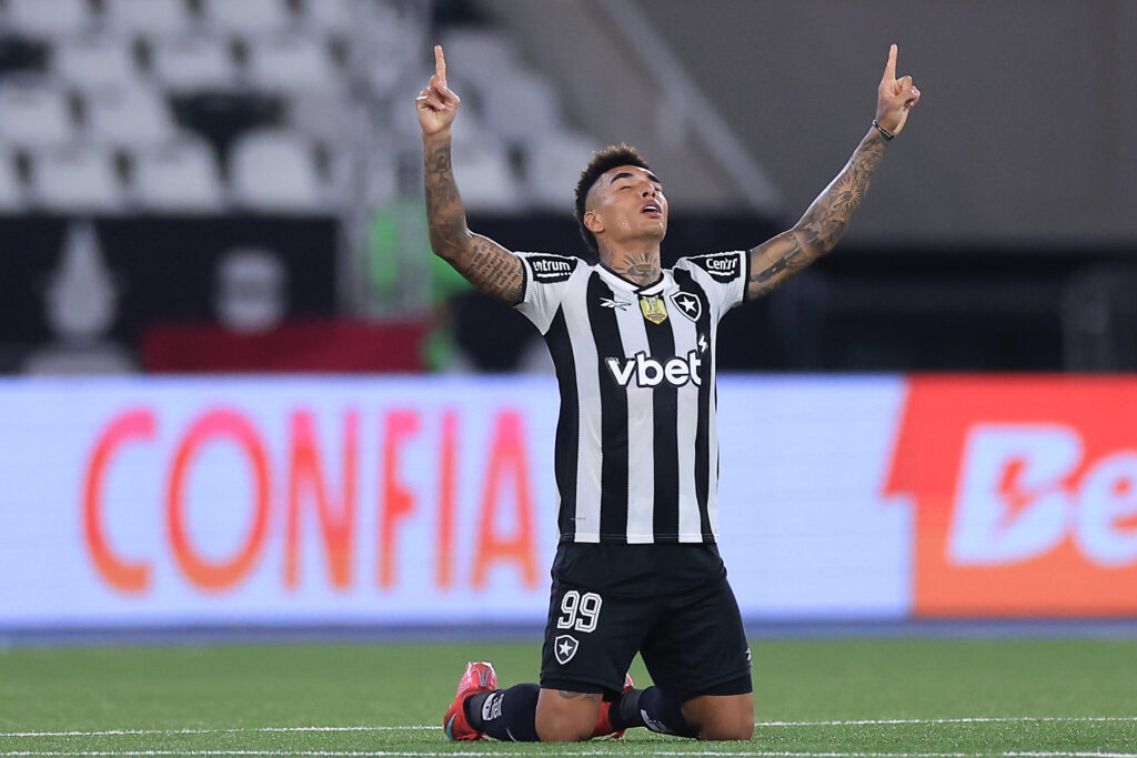 Arsenal target tipped for Brazil call-up amid transfer links 3 RIO DE JANEIRO, BRAZIL - APRIL 16: Igor Jesus of Botafogo celebrates after scoring the team's second goal during the match between Botafogo and Sao Paulo as part of Brasileirao 2025 at Estadio Olímpico Nilton Santos on April 16, 2025 in Rio de Janeiro, Brazil. (Photo by Buda Mendes/Getty Images)