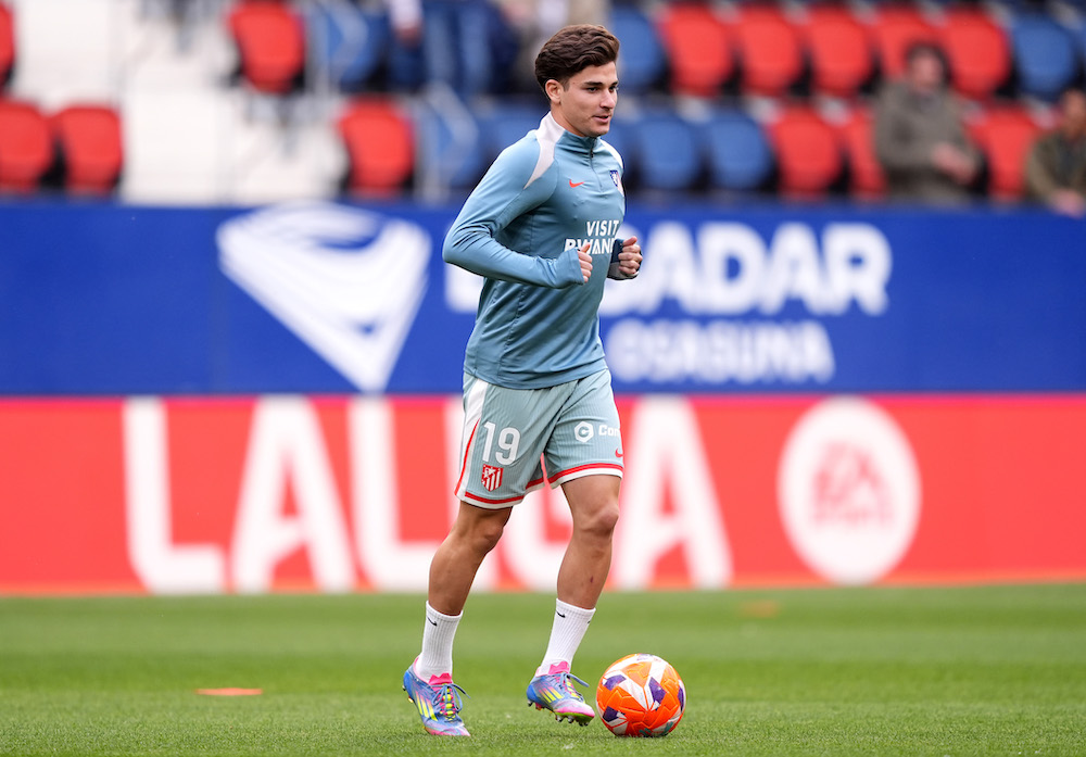Arsenal interested in signing from Andrea Berta's former club 3 PAMPLONA, SPAIN: Julian Alvarez of Atletico de Madrid warms up prior to the LaLiga match between CA Osasuna and Atletico de Madrid at Estadio El Sadar on May 15, 2025. (Photo by Juan Manuel Serrano Arce/Getty Images)