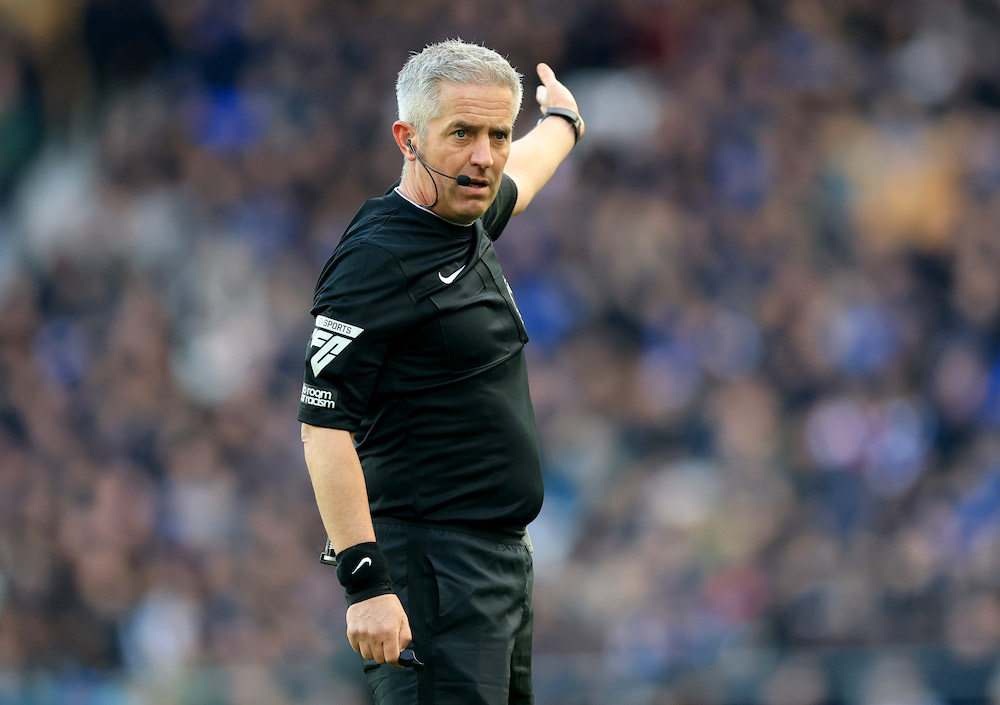 Southampton-Arsenal official has only reffed Gunners once before 3 LIVERPOOL, ENGLAND: Match Referee Darren Bond gestures during the Premier League match between Everton FC and West Ham United FC at Goodison Park on March 15, 2025. (Photo by Carl Recine/Getty Images)