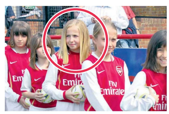 Leah Williamson as an Arsenal mascot in 2007