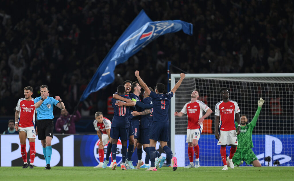 PARIS, FRANCE - MAY 07: Marquinhos of Paris Saint-Germain celebrates victory with teammates Ousmane Dembele and Goncalo Ramos as Referee Felix Zwayer blows the final whistle of the UEFA Champions League 2024/25 Semi Final Second Leg match between Paris Saint-Germain and Arsenal FC at Parc des Princes on May 07, 2025 in Paris, France. (Photo by David Ramos/Getty Images)