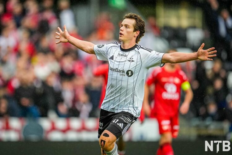 Sverre Nypan playing for Rosenborg (Photo via Nypan on Twitter)