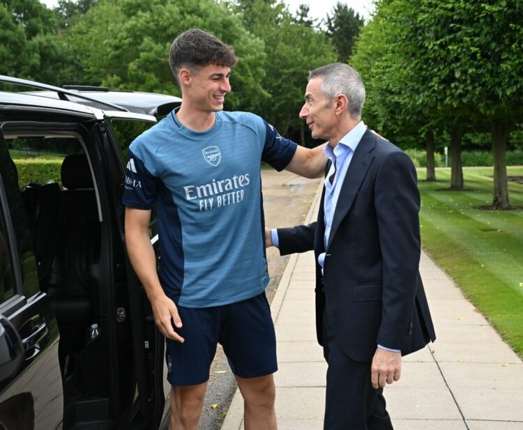 Kepa with Andrea Berta (Photo via Arsenal.com)