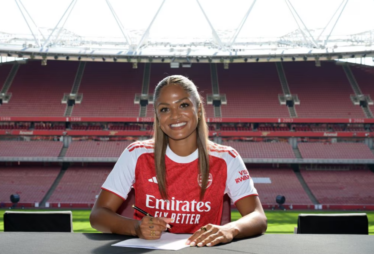 taylor hinds signs for arsenal