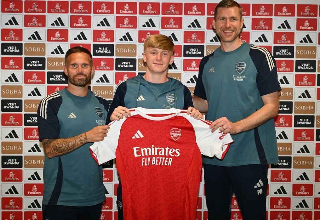 Callan Hamill signs for Arsenal (Photo via Hamill on Instagram)