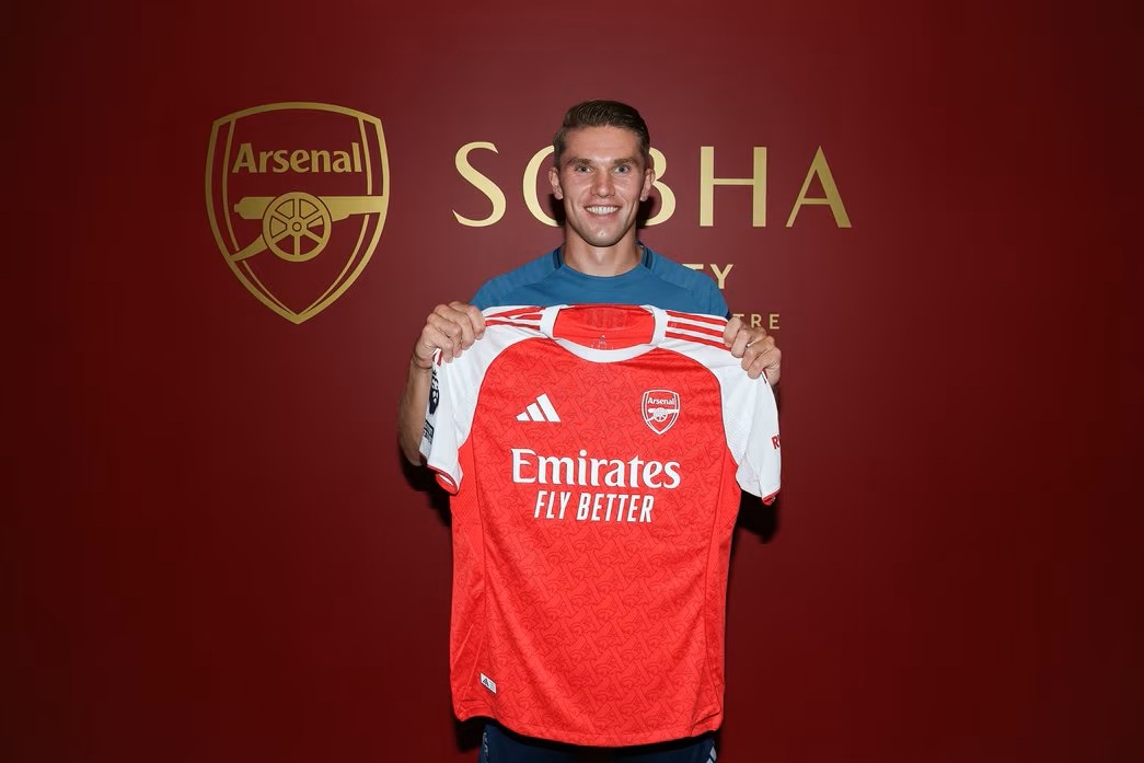 Viktor Gyokeres after signing for Arsenal (Photo via Arsenal.com)
