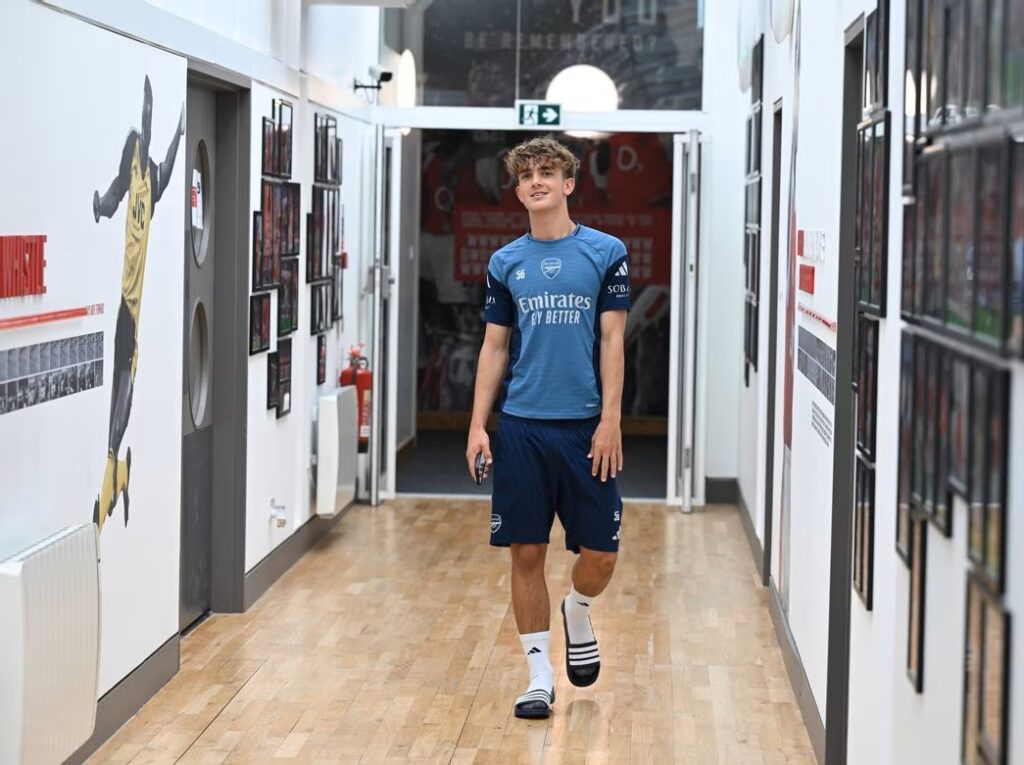 15yo joins Arsenal first-team pre-season as contract talks begin 2 Max Dowman at London Colney (Photo via Arsenal.com)