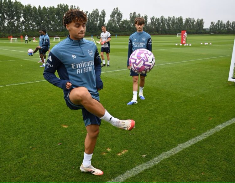 Marcell Washington in pre-season training with Arsenal (Photo via Arsenal.com)