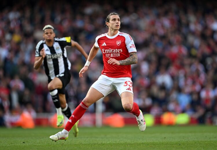 LONDON, ENGLAND: Riccardo Calafiori of Arsenal during the Premier League match between Arsenal FC and Newcastle United FC at Emirates Stadium on Ma...