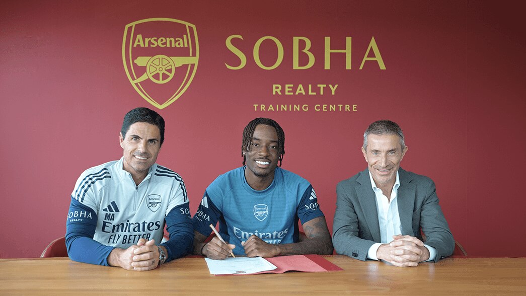 Noni Madueke signs for Arsenal (Photo via Arsenal.com)