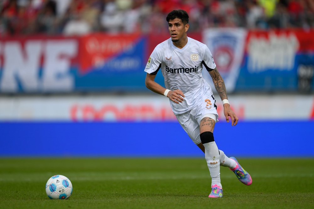 Arsenal work on 2nd hijacking after Tottenham make bid 3 HEIDENHEIM, GERMANY: Piero Hincapie of Bayer 04 Leverkusen in action during the Bundesliga match between 1. FC Heidenheim 1846 and Bayer 04 Leverkusen at Voith-Arena on April 05, 2025. (Photo by Christian Kaspar-Bartke/Getty Images)