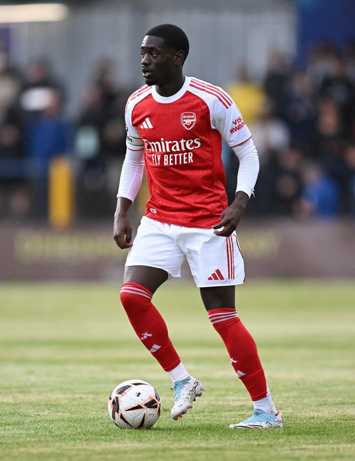 Arsenal winger nominated for PL2 Player of the Month 2 Charles Sagoe Jr. with Arsenal (Photo via Sagoe Jr. on Instagram)