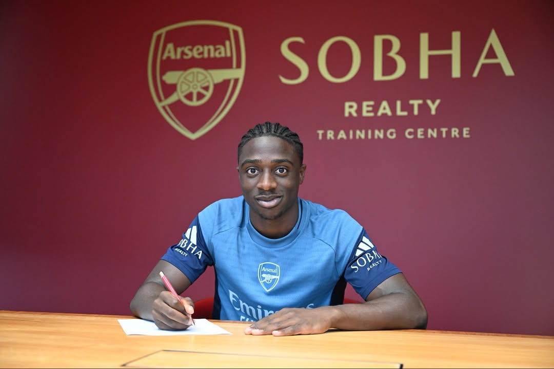 Ismeal Kabia after signing his new contract with Arsenal (Photo via OfficialArsenalAcademy on Instagram)