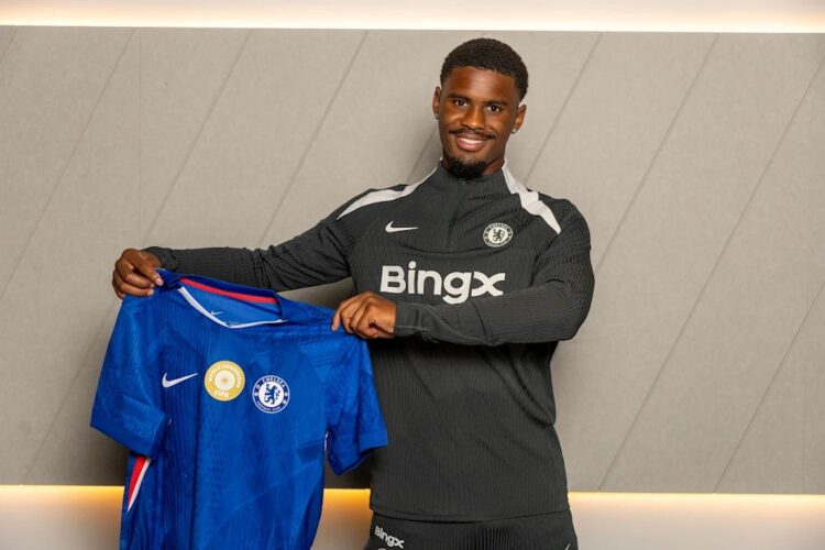 Jorrel Hato after signing for Chelsea (Photo via ChelseaFC.com)