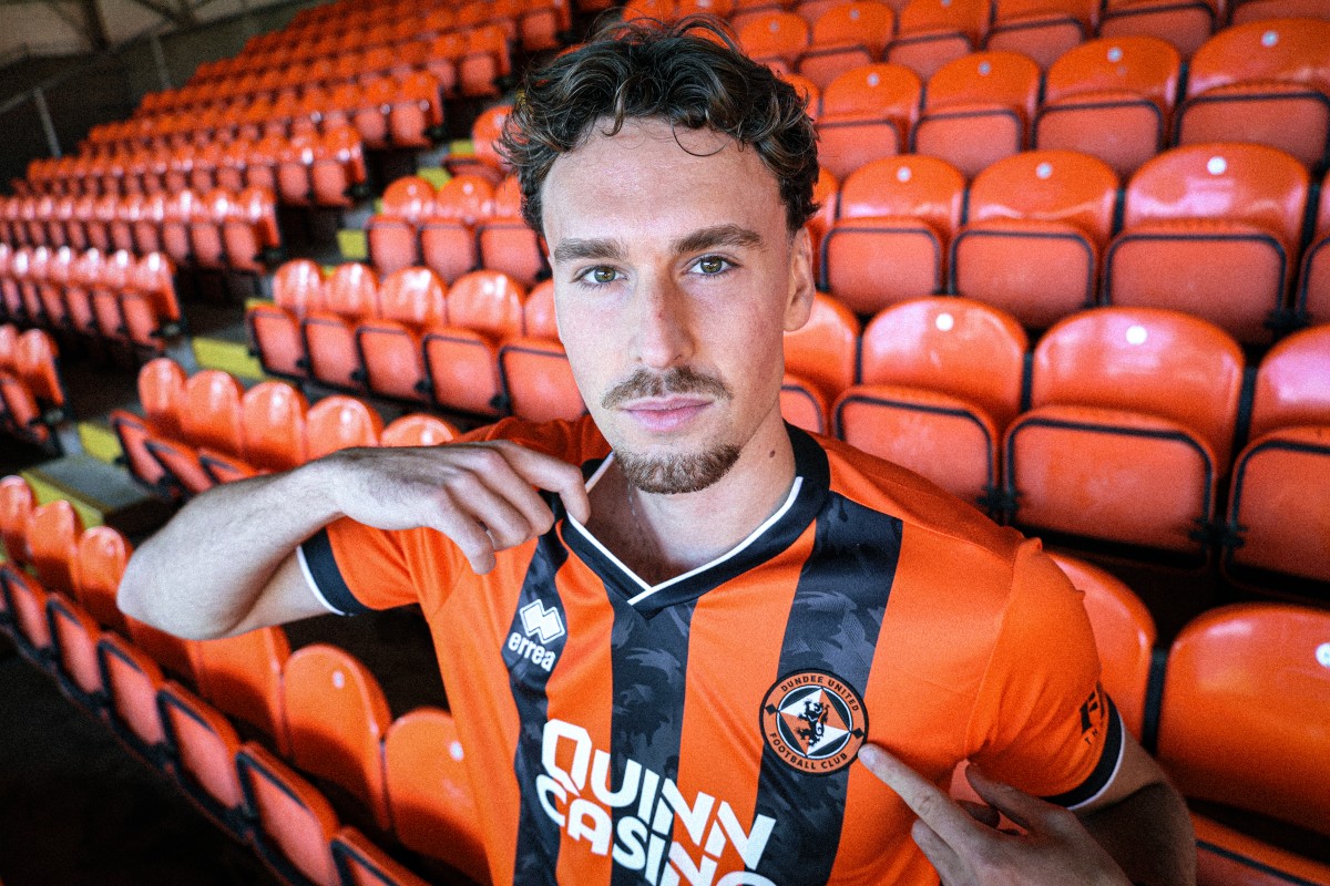 Former Gunner shrugs off Zlatan comparisons after sealing move