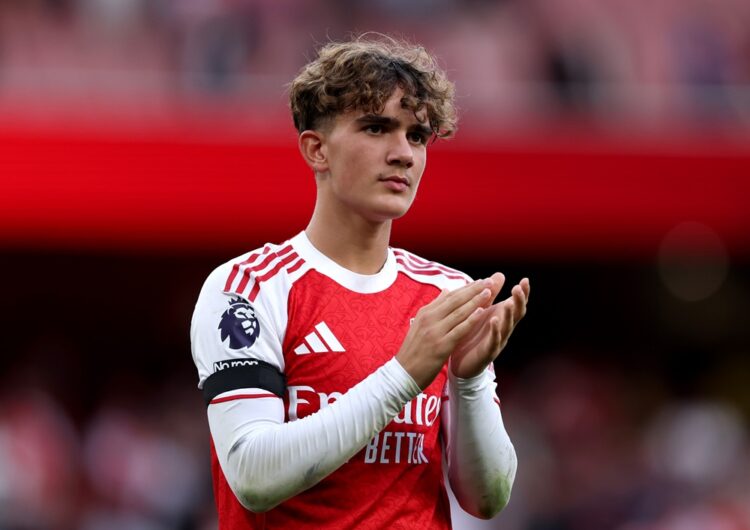 LONDON, ENGLAND: Max Dowman of Arsenal applauds the fans after the Premier League match between Arsenal and Leeds United at Emirates Stadium on Aug...