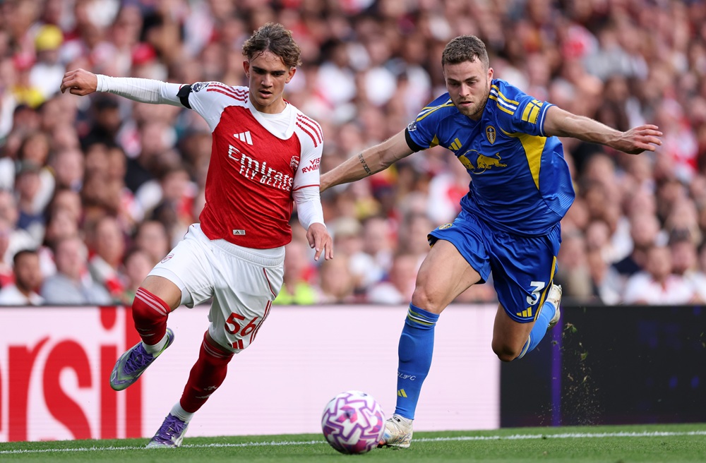 Arsenal's Dowman shares message after 'incredible' debut 2 LONDON, ENGLAND: Max Dowman of Arsenal is put under pressure by Gabriel Gudmundsson of Leeds United during the Premier League match between Arsenal and Leeds United at Emirates Stadium on August 23, 2025. (Photo by Justin Setterfield/Getty Images)