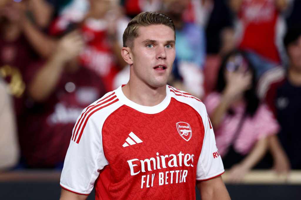 3 reasons Arsenal didn't sign new Manchester United forward 5 SINGAPORE, SINGAPORE - JULY 27: Viktor Gyoekeres of Arsenal walks out onto the pitch following his recent transfer from Sporting CP prior to the Pre-Season Friendly between Arsenal FC and Newcastle United at The Singapore National Stadium on July 27, 2025 in Singapore. (Photo by Yong Teck Lim/Getty Images)