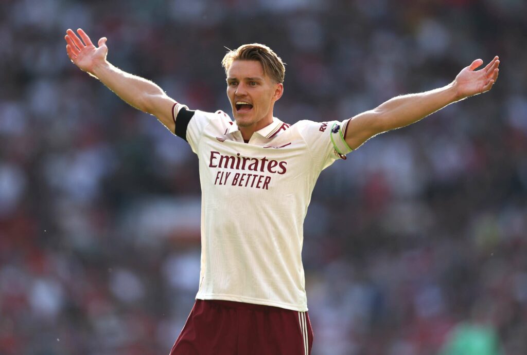 Distance, duels and wasted attacks: Arsenal's win at Old Trafford in numbers 3 MANCHESTER, ENGLAND - AUGUST 17: Arsenal player Martin Odegaard reacts during the Premier League match between Manchester United and Arsenal at Old Trafford on August 17, 2025 in Manchester, England. (Photo by Stu Forster/Getty Images)
