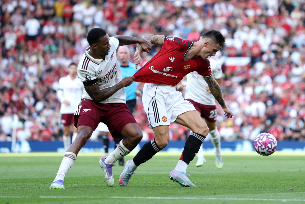 Amorim explains why he left out Onana vs Arsenal 6 MANCHESTER, ENGLAND - AUGUST 17: Benjamin Sesko of Manchester United is challenged by Gabriel of Arsenal during the Premier League match between Manchester United and Arsenal at Old Trafford on August 17, 2025 in Manchester, England. (Photo by Michael Regan/Getty Images)