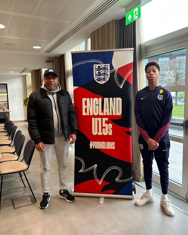 Mishel Nduka (R) with the England u15s (Photo via Nduka on Instagram)