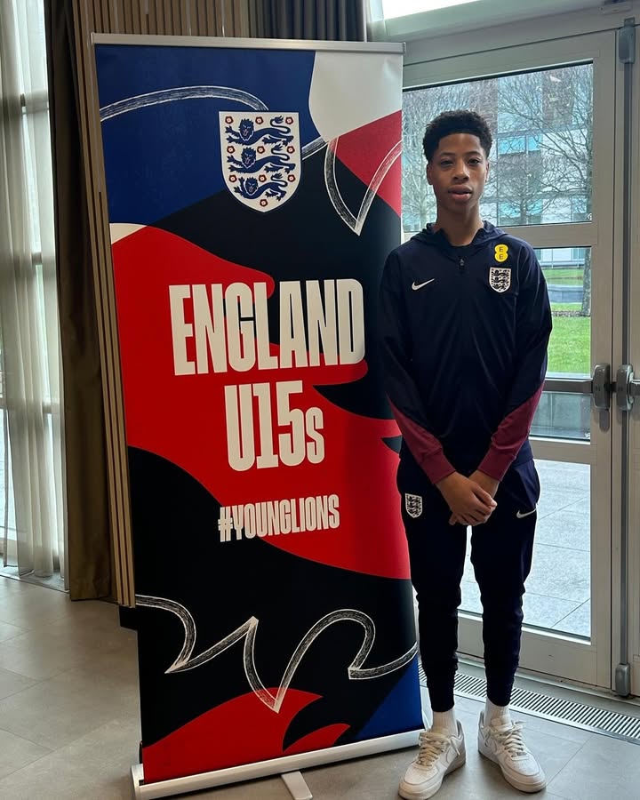 Mishel Nduka with the England u15s (Photo via Nduka on Instagram)
