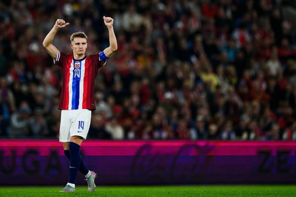 Odegaard shines with goal, 2 assists & more in Norway win 4 Martin Odegaard celebrates with Norway (Photo via Odegaard on Instagram)