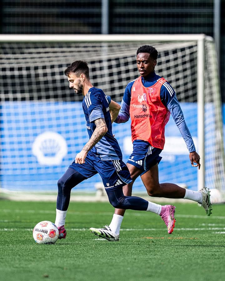 'Not for a long time': Bundesliga club wowed by Arsenal loanee's home debut 4 Fabio Vieira with HSV (Photo via HSV on Instagram)
