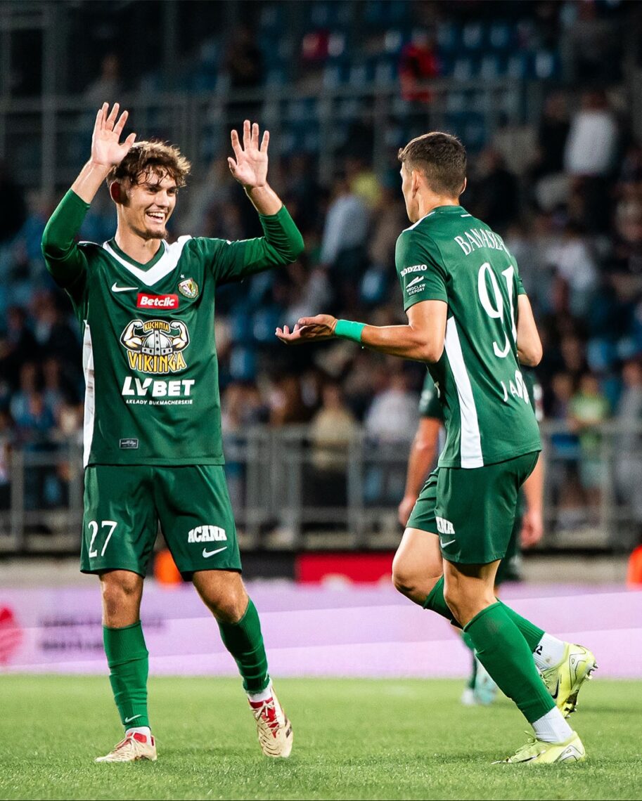 Michal Rosiak celebrating a goal for Slask Wroclaw (Photo via SlaskWroclaw.pl on Instagram)