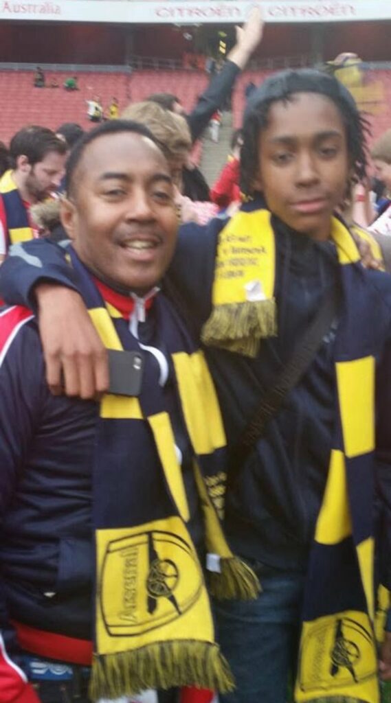 Djed Spence (R) attending an Arsenal fan screening of the FA Cup final 2015 (Photo via @afc_adz on Twitter)