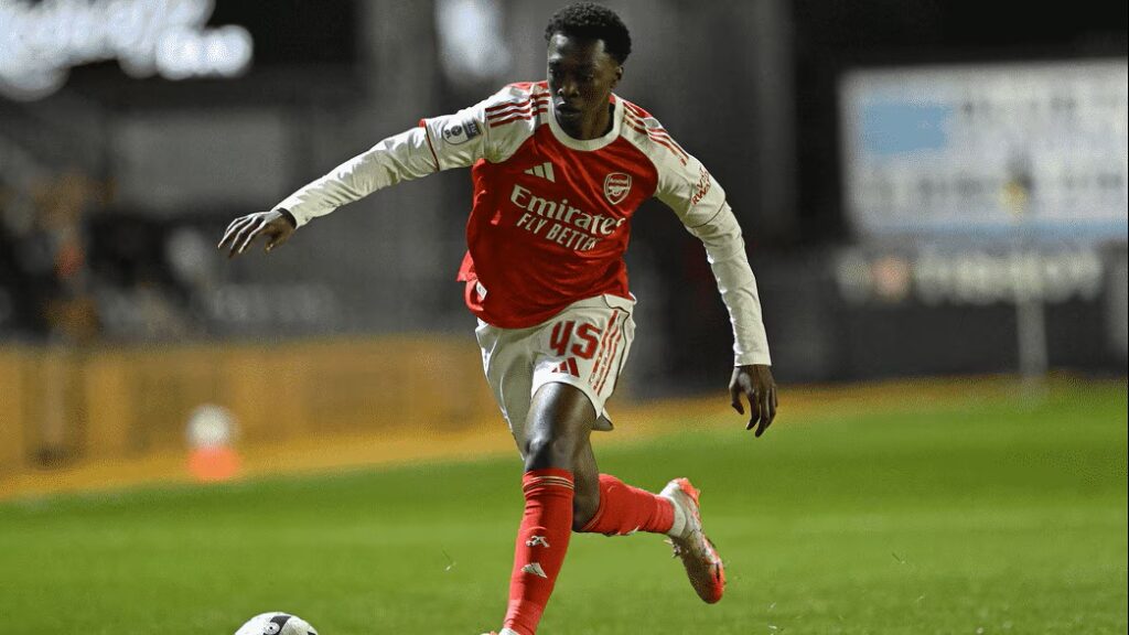 Osman Kamara playing for the Arsenal u21s (Photo via Arsenal.com)