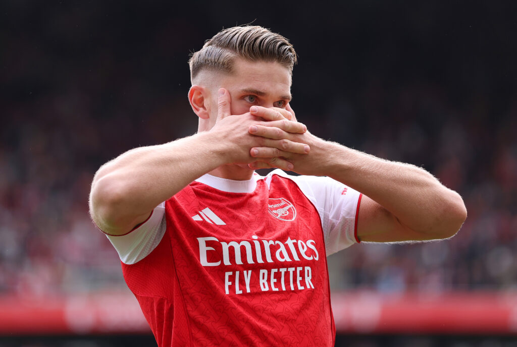 LONDON, ENGLAND - SEPTEMBER 13: Viktor Gyoekeres of Arsenal celebrates scoring his team's second goal during the Premier League match between Arsenal and Nottingham Forest at Emirates Stadium on September 13, 2025 in London, England. (Photo by Justin Setterfield/Getty Images)