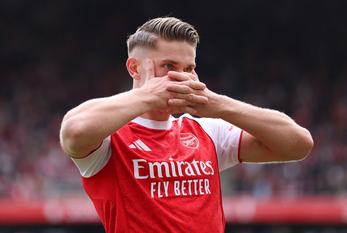 LONDON, ENGLAND - SEPTEMBER 13: Viktor Gyoekeres of Arsenal celebrates scoring his team's second goal during the Premier League match between Arsen...