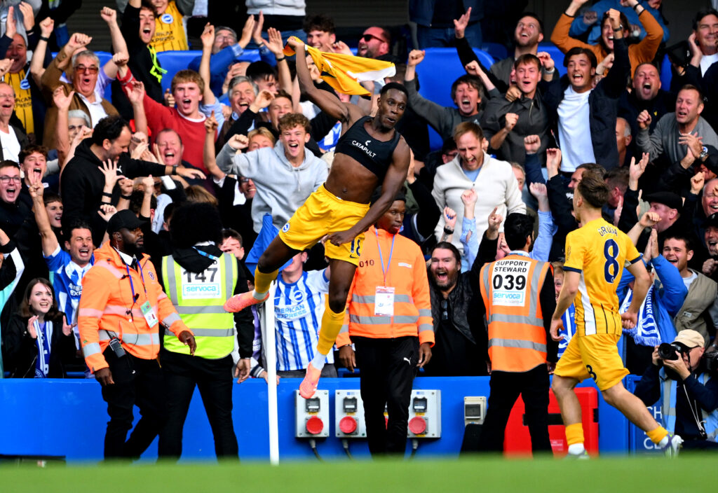 LONDON, ENGLAND - SEPTEMBER 27: Danny Welbeck of Brighton & Hove Albion celebrates scoring his team's first goal during the Premier League match between Chelsea and Brighton & Hove Albion at Stamford Bridge on September 27, 2025 in London, England. (Photo by Clive Mason/Getty Images)